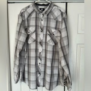Long-sleeved casual button-down